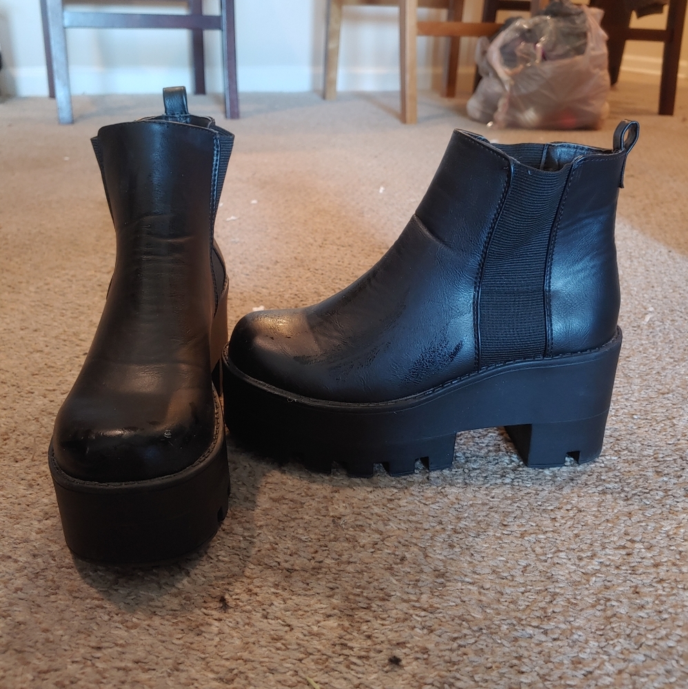 SOLD Platform Boots